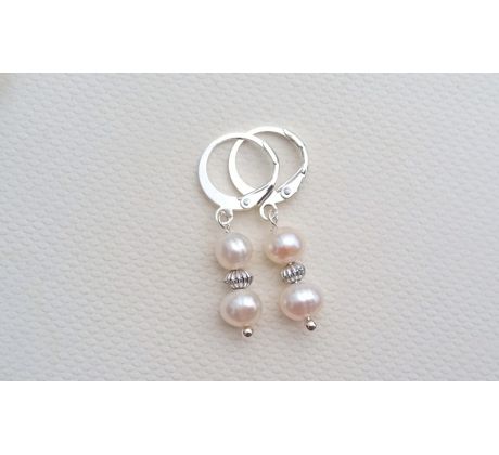 Bílé říční perly perlové náušnice na chirurgické oceli
