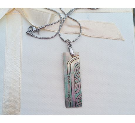 Abalone paua perleť přívěsek na řetízku z chirurgické oceli, náhrdelník