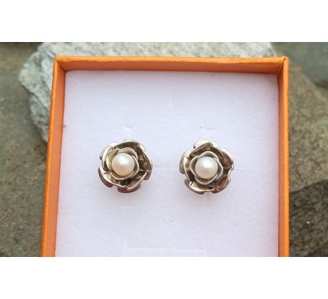 Bílé říční perly náušnice puzety chirurgická ocel, perlové náušnice