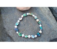 Abalone paua perleť a říční perly pružný přírodní náramek