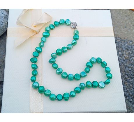 Zelené říční perly uzlíkovaný perlový náhrdelník