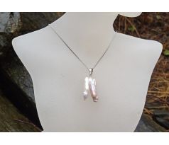 Vzácná mořská netradiční perla na řetízku z chirurgické oceli, perlový náhrdelník