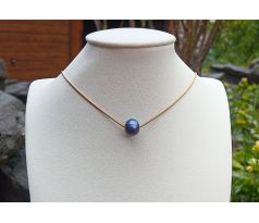 Jihomořská tmavá perla v řetízku z pozlacené chirurgické oceli, perlový náhrdelník