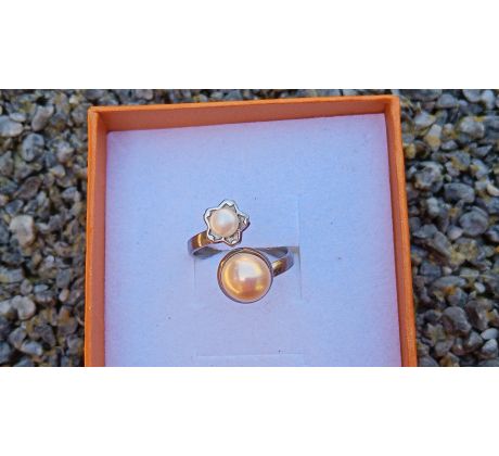 Růžová a bílá říční perla, perlový prstýnek z chirurgické oceli