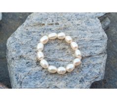 Pružný perlový prstýnek z bílých říčních drobných perel