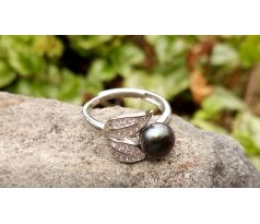 Tmavá říční perla se zirkony perlový prstýnek