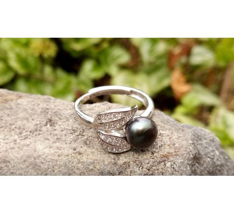 Tmavá říční perla se zirkony perlový prstýnek
