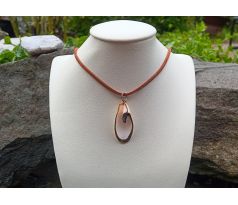 Originální mušle z Filipín přívěsek na kůži, mušlový náhrdelník