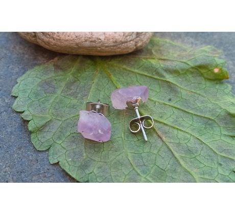 Surový ametyst náušnice puzety na chirurgické oceli