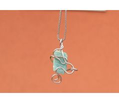 Surový amazonit přívěsek na řetízku z chirurgické oceli, náhrdelník štěstí