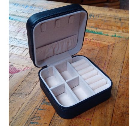 Praktická cestovní šperkovnice s volitelnými přihrádkami