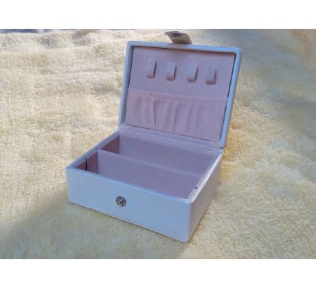 Praktická cestovní bílá přehledná šperkovnice z eko kůže