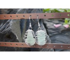 Surový fluorit přírodní kámen náušnice na chirurgické oceli