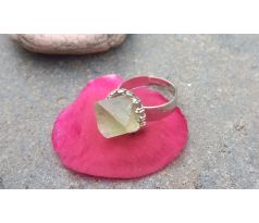 Broušený fluorit minerálový ocelový prstýnek