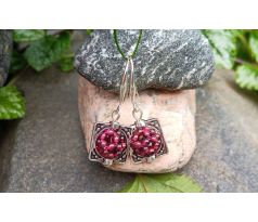 Červený granát v tibetském rámečku, elegantní minerálové náušnice