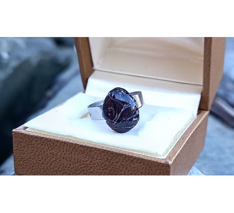 Velký červený granát prstýnek chirurgická ocel