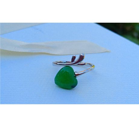 Jadeit srdíčko něžný romantický prstýnek