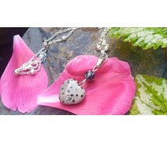 Dalmatinový jaspis a obsidián přívěsek na řetízku, minerálový náhrdelník