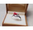Červený korál v kovaném prstýnku z chirurgické oceli