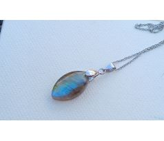 Prvotřídní labradorit přívěsek na řetízku z chirurgické oceli