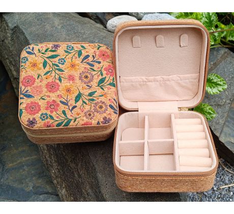 Cestovní květinková prostorná šperkovnice variabilní korková