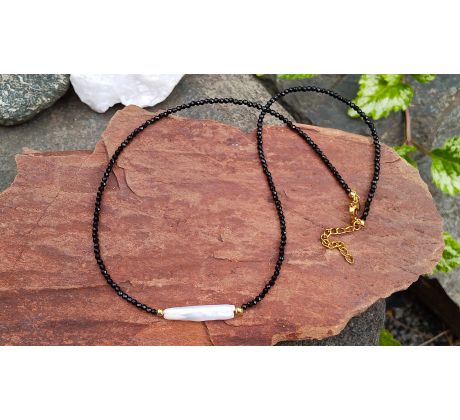 Broušený spinel 2 mm s mořskou keshi perlou, minerálový náhrdelník