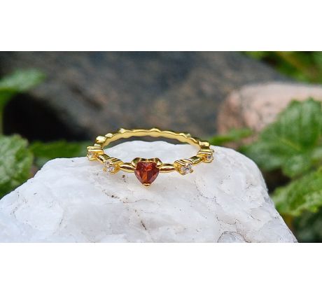 Český granát pozlacený stříbrný prstýnek se zirkony