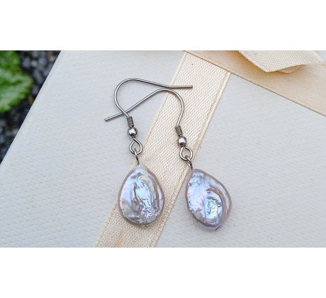 Perlové náušnice z šedých říčních perel na chirurgické oceli