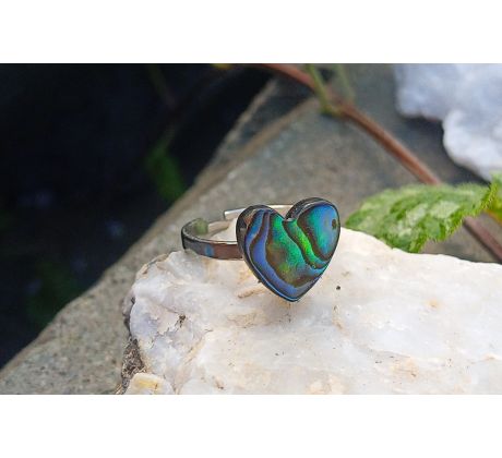 Prstýnek s novozélandskou abalone paua perletí na chirurgické oceli